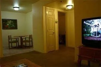 Hotel Emerald Suites At Cameron Las Vegas