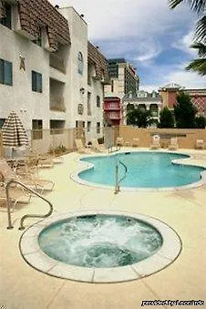 Emerald Suites At Cameron Las Vegas Hotel